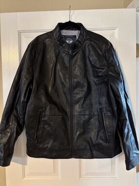 Dockers Black Leather Bomber Jacket with Zip Pockets
